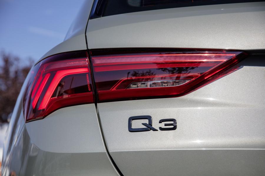 Детали экстерьера Audi Q3 Quattro S-Line Edition One 2018 года  (WW) (фото 17 из 30)